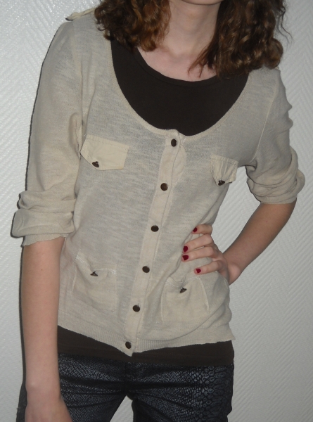 ZARA Cardigan Pullover Pulli Strick Jacke beige creme Nieten Studs Knöpfe S M L 36 38 40