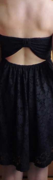 Spitzenkleid, Rückenausschnitt, edel