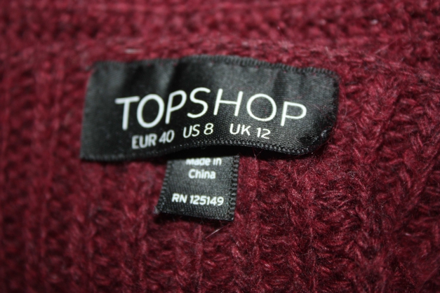 Roter Strickpullover