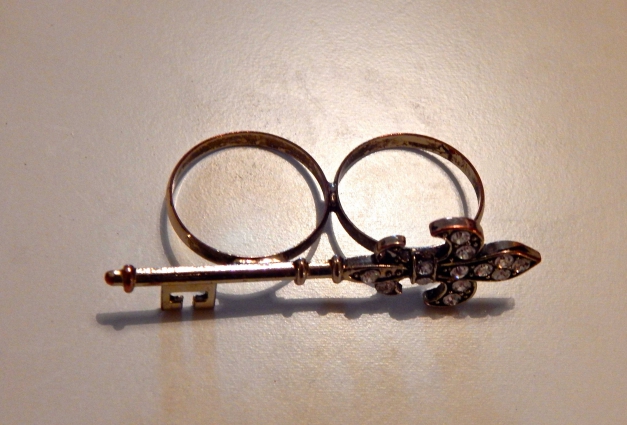 cooler doppelring mit schlüssel :)