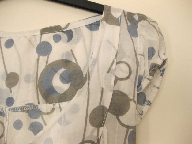 Longbluse/Longtop mit Punkten weiß Gr. XS-S *neuwertig*