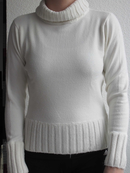 schöner weißer Rollkragen-Pullover Gr. S/M