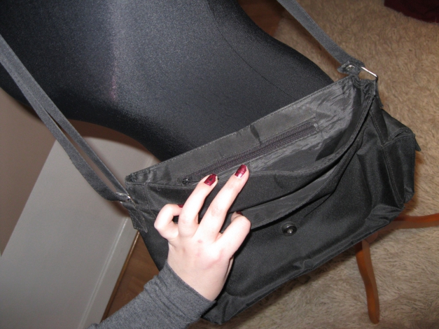 Schwarz silber Umhängetasche Laptoptasche Notebook Handyfach 