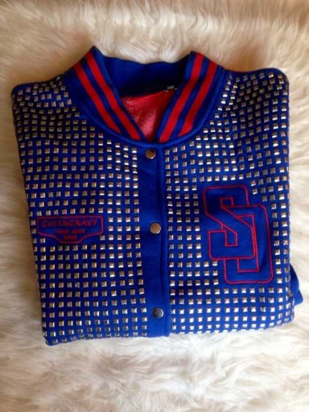 Collegejacke mit Nieten 