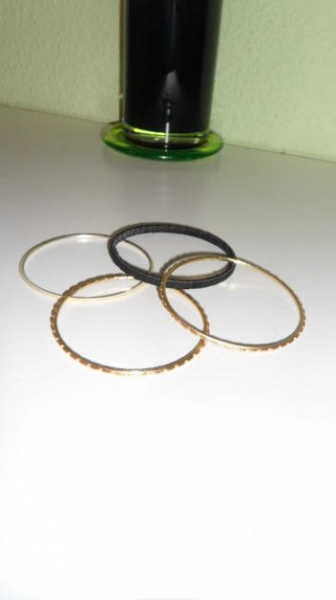 4 wunderschöne Armreifen