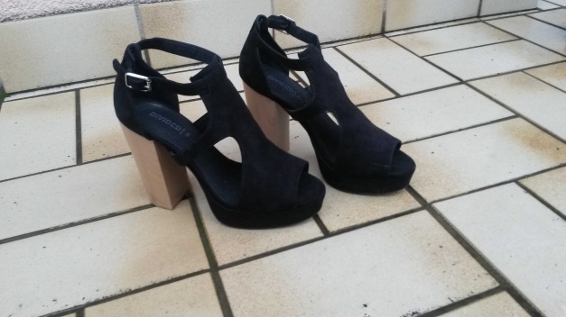 Stylische High Heels mit breitem Absatz