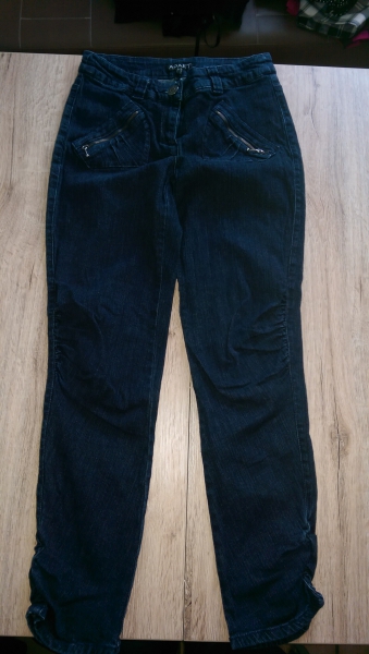 Dunkelblaue Apartjeans 