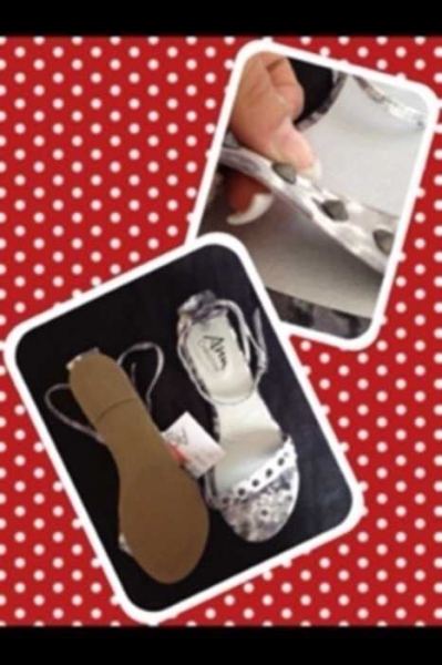 Sandalen mit Nieten NEU