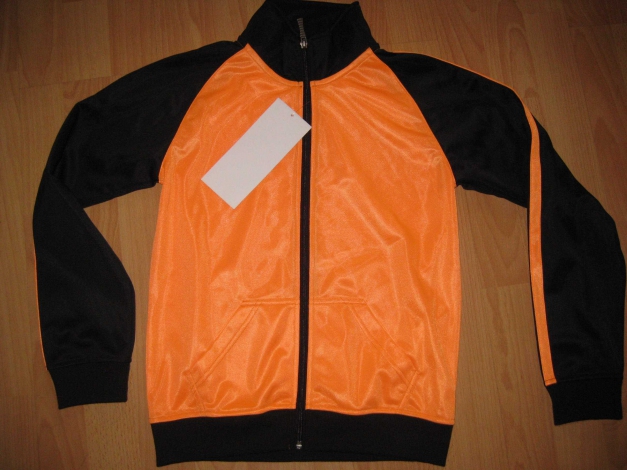 NEU Sportjacke / Trainingsjacke Größe 134 NEU