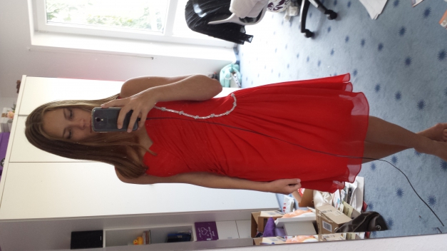 Rotes Abend-/Ballkleid