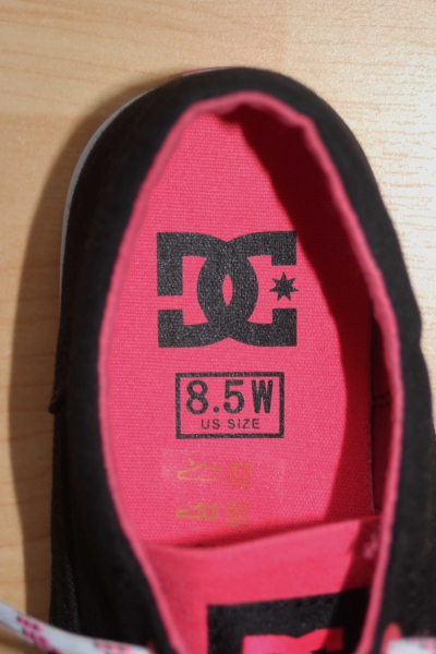 DC // Sehr coole Sneaker // Skaterschuhe // Canvas // low // schwarz // pink // weiß