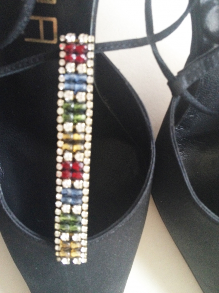 NEU Wahnsinns-Satin-Pantoletten/Pantoletten mit wunderschönen Strass-Steinen