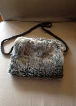 Muff mit Kunstfell - perfekt für den Winter