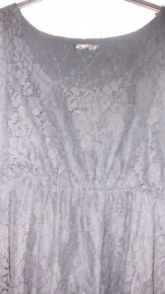 Schwarzes Spitzenkleid