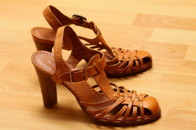 Friis & Company High Heels braun Riemchen