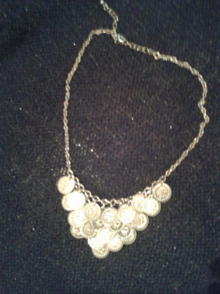 Schöne Statement Kette mit kleinen Münzanhängern