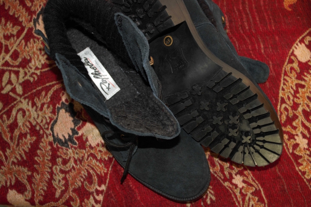 neue schwarze Nubuk Schnürstiefeletten, 39