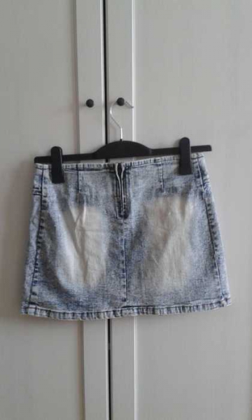 verwaschener blau weißer Jeans-Minirock mit Falten von Fishbone Gr. 36