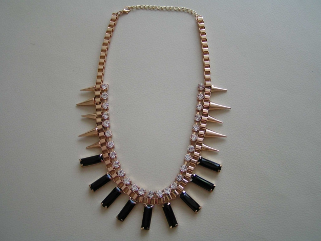 Traumhafte Statement Blogger Kette Collier mit Spikes Nieten