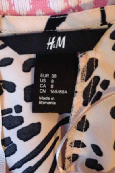 H&M Kleid nude/Gold Leo Muster