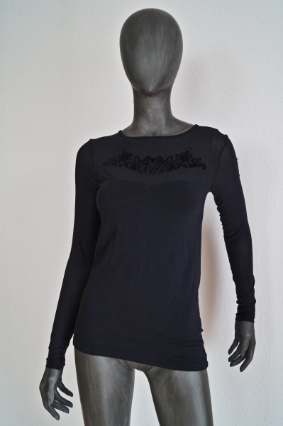 Dünnes Oberteil mit Netzärmeln