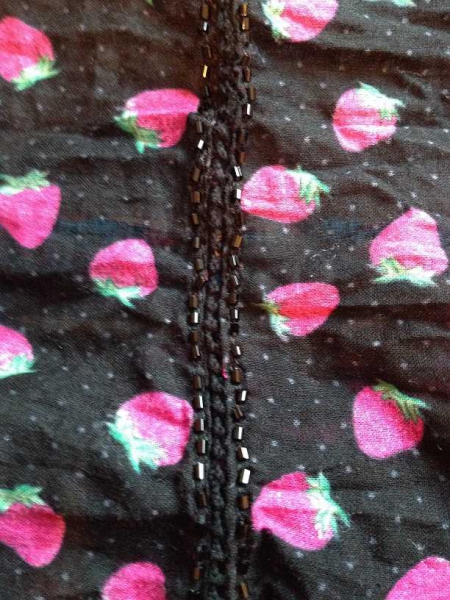 süßer Schal mit Erdbeeren