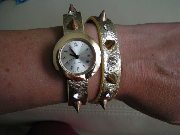 Wickeluhr Gold Spikes Nieten Steinchen neu 