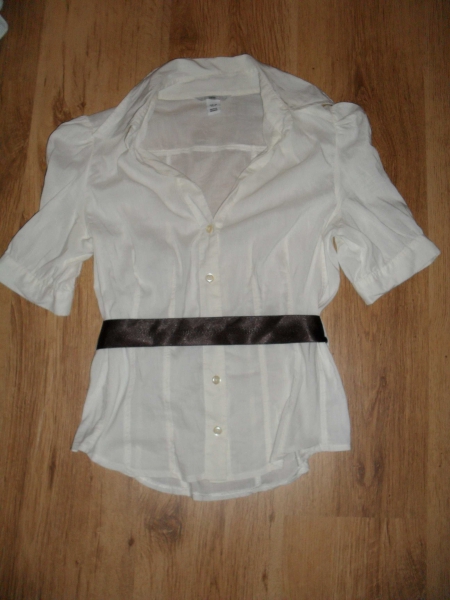Wunderschoene Bluse in Creme