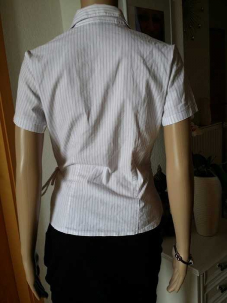 Wünderschöne Wickeln Bluse von Hennes / H&M