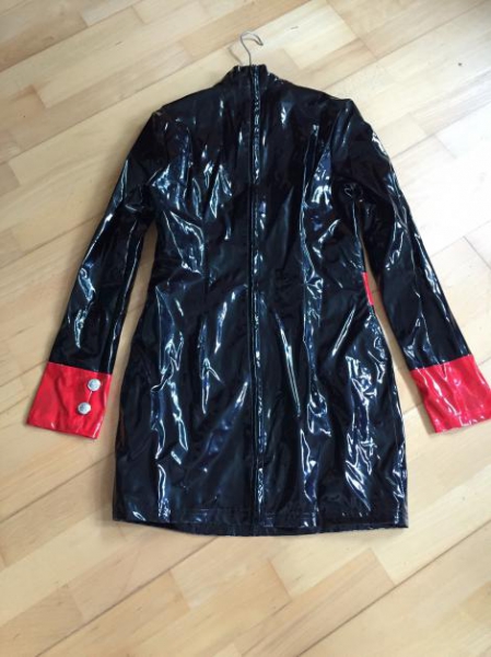 Lackkleid schwarz/rot