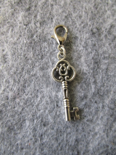 Charm Anhänger Schlüssel NEU