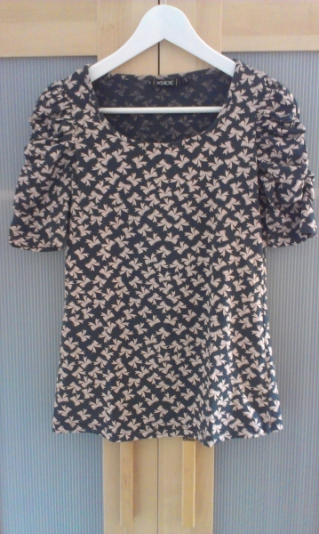 Süßes Shirt mit Schleifchen