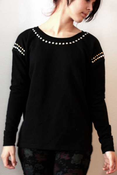 Pullover mit Nieten in Gold & Silber