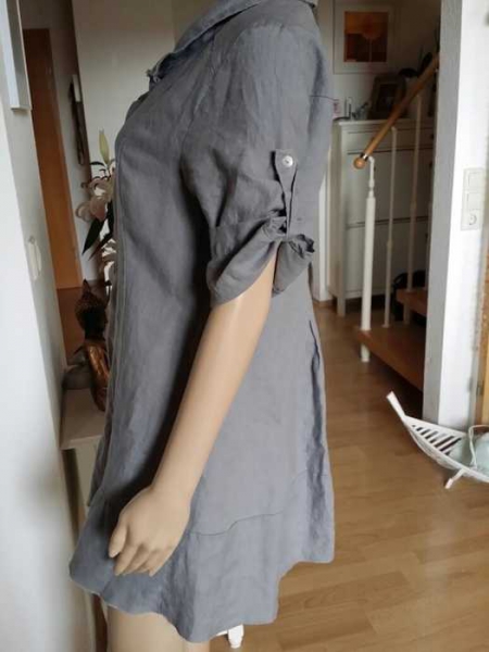 Wunderschöne Tunika in grau vonWunderschöne Tunika in grau von Authentic Clothing Company