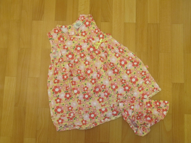 Blümchenkleid mit Höschen Gr.80