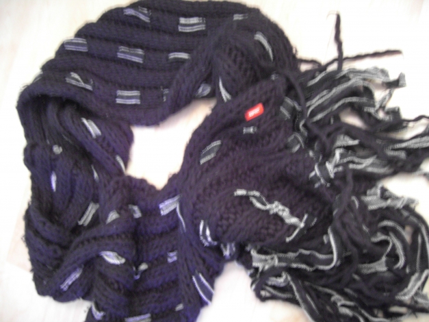 Wunderschöner Esprit Winterschal