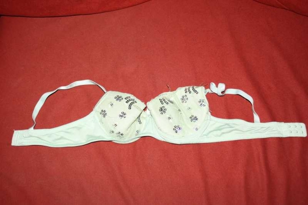 Grüner BH mit Pailletten, Gr. 34 / 75B