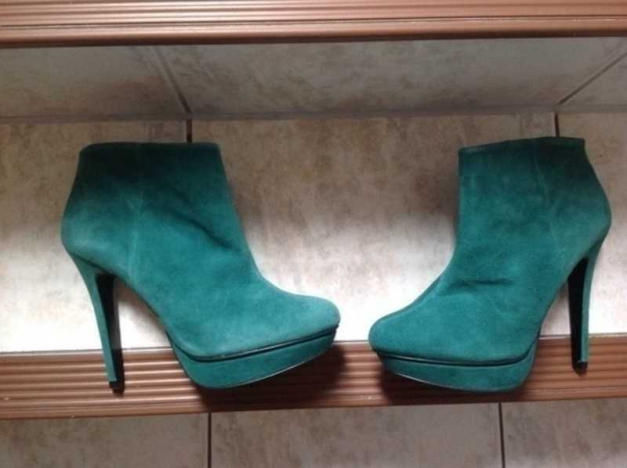 NEU Ankle Boots Stiefeletten grün Buffalo Gr. 39 Wildleder