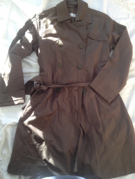 Khakibrauner Mantel von Marie Lund