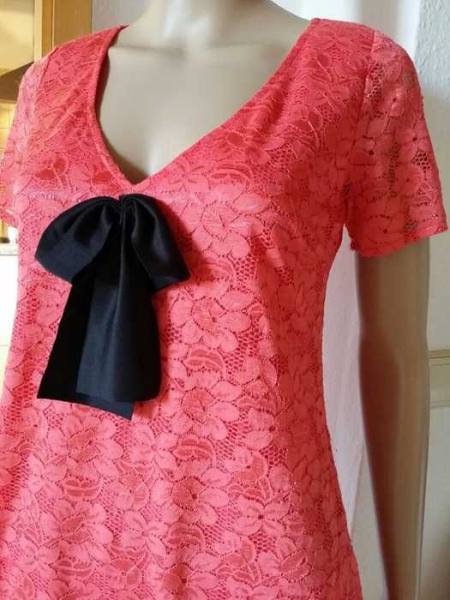 Super süsser Kleid aus Spitze in Coral Farbe / NOR-BJ