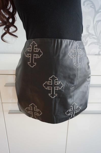 Asos Echtleder Rock mit Kreuz bestickt 34 36 XS / S Gothic Lolita Punk Schwarz 