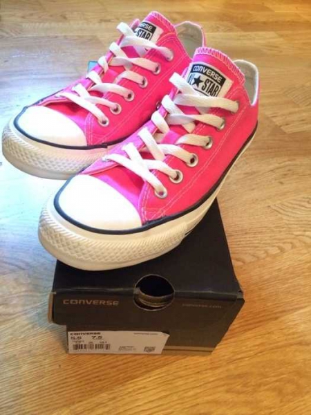 Converse Pink
