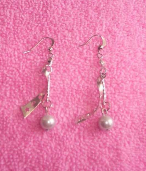 Silberfarbene Ohrringe 