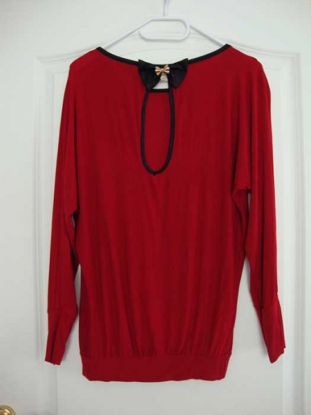 Super Schönes Oberteil mit sexy Rückenausschnitt