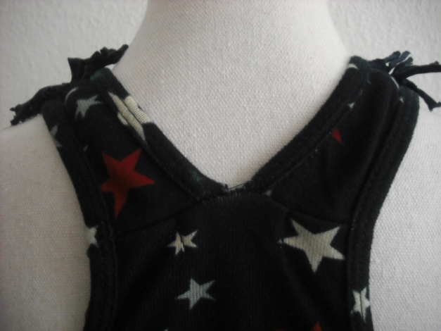 Aussergewöhnliches Stars / Sternchen-Kleid, Spitze, Stickerei, Jersey, Verzierungen