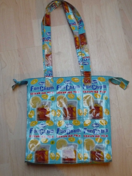 witzige Handtasche Eistee aus Trinkpäckchen retro recycled