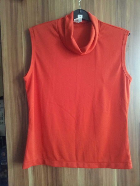 Rollkragen Tanktop in leuchtenden rot, Größe 46/48 von exclusive fashion, Sommertop