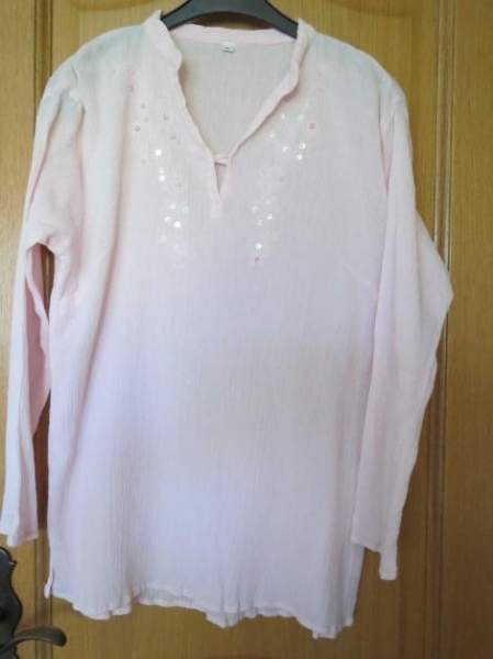 Tunika,hellrosa,verziert