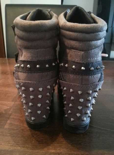 Sneaker Wedges mit Nieten