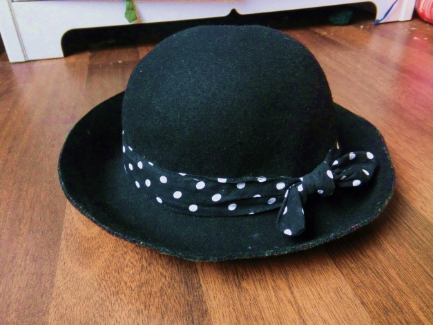 Filzhut gepunktet Winterhut mit Schleife H&M